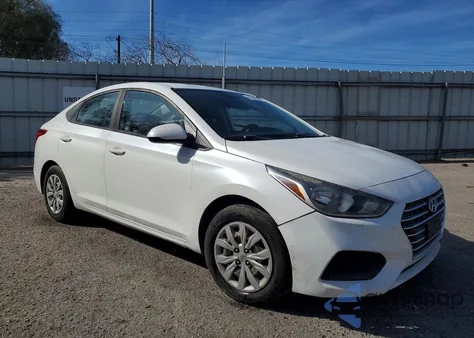 2020 Hyundai Accent Se из США, поврежденный, VIN 3KPC24A64LE106710